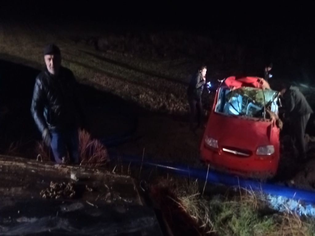 Beypazarı'nda Şarampole Uçan Otomobilde 3 Kişi Yaralandı