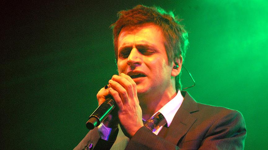 Teoman: 'Annem Şarkıcı Olduğum İçin Yıllarca Utandı'