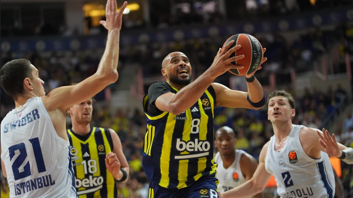 EuroLeague'de Türk derbisini Fenerbahçe Beko kazandı