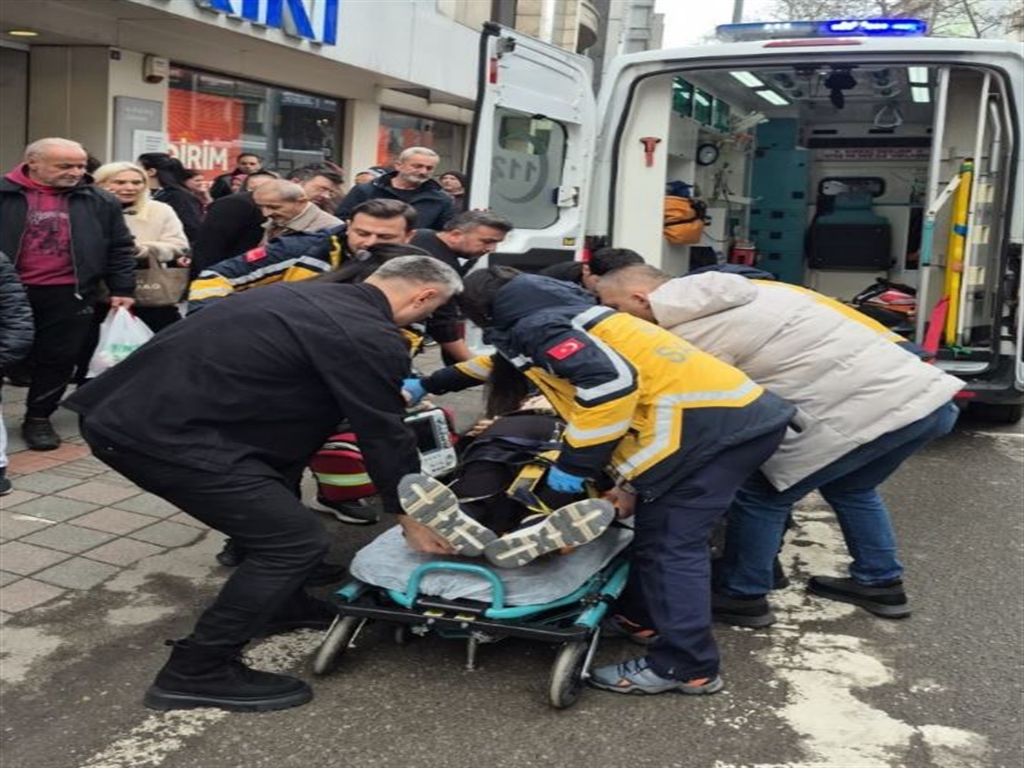 Zonguldak'ta mağaza merdiveninden düşen kadın ağır yaralandı
