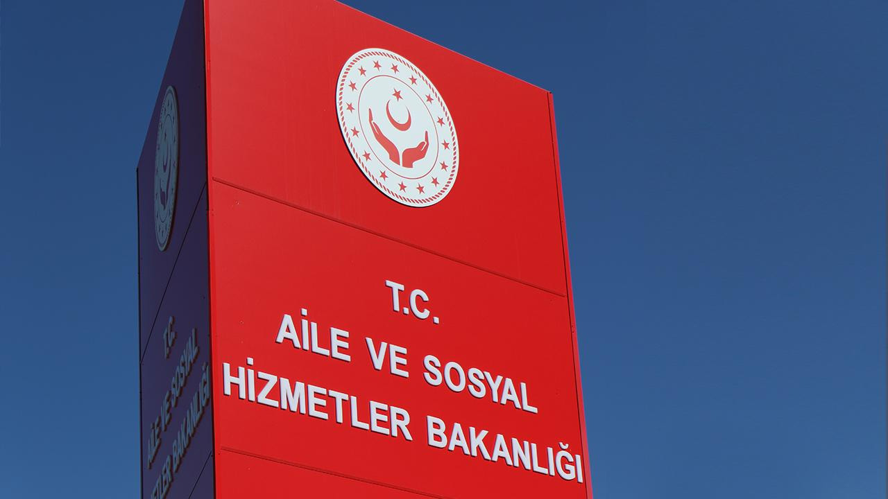 Görüntüler infial yarattı! Çocuk Evleri Sitesi'ndeki şiddet skandalına Bakanlıktan açıklama
