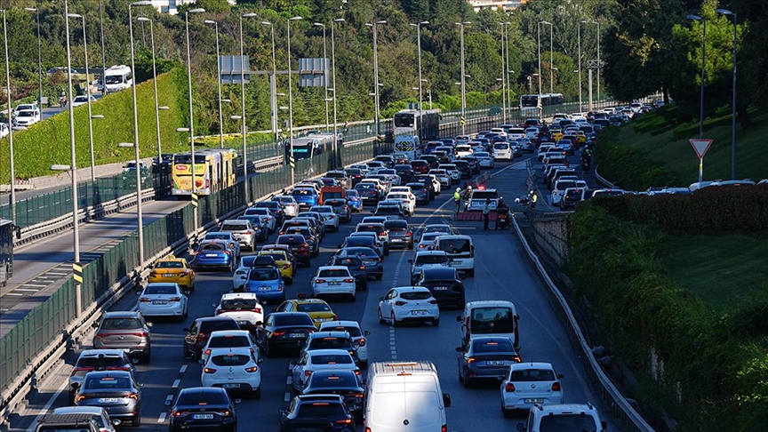 İstanbul'da sabah saatlerinde trafik yoğunluğu yüzde 62'ye çıktı