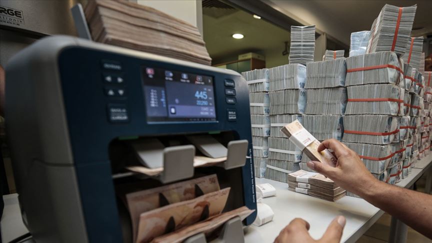 Bankacılıkta mevduat geriledi!