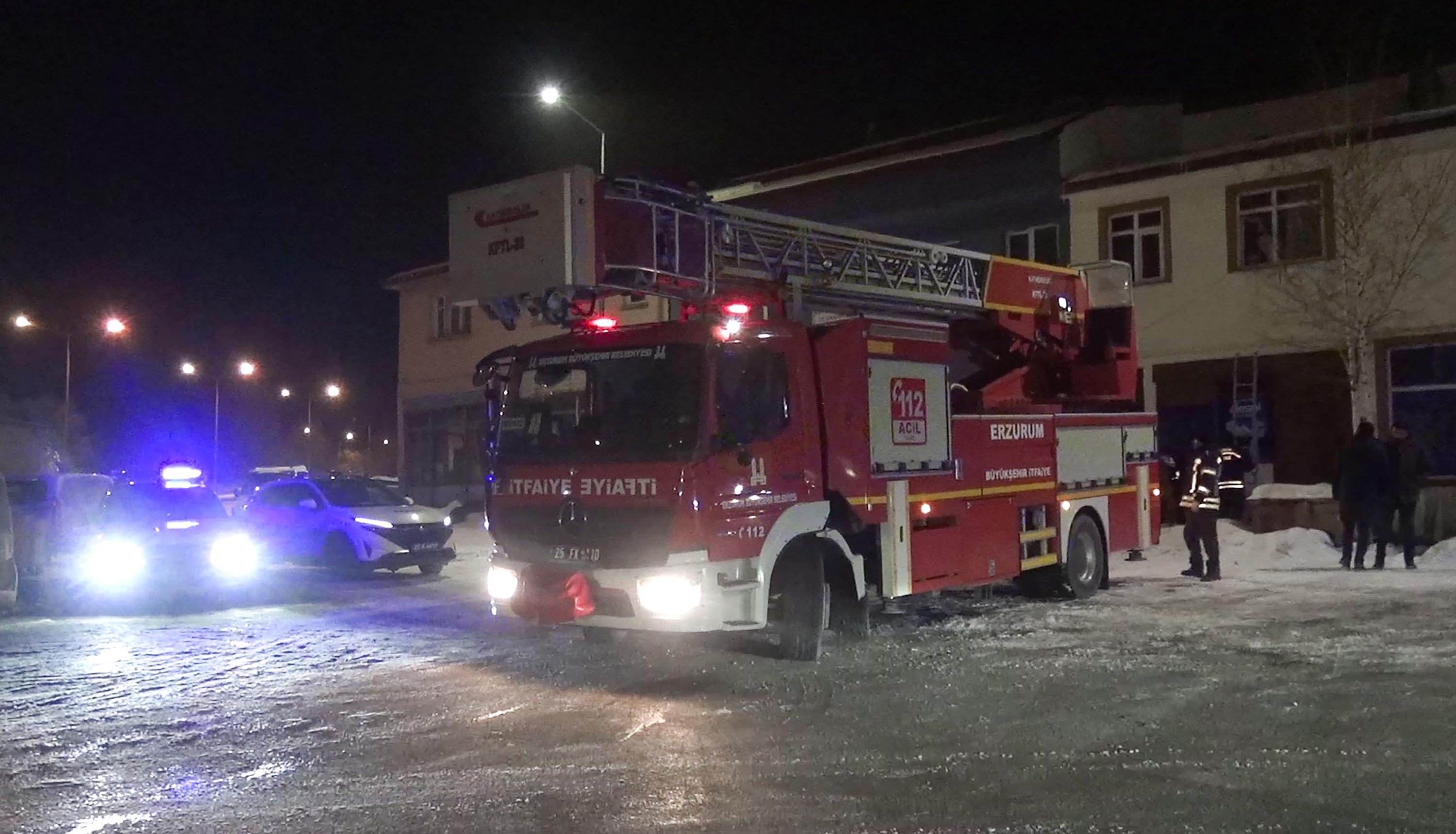 Erzurum'da bir evde zorla tutulan kadını polis ve itfaiye kurtardı