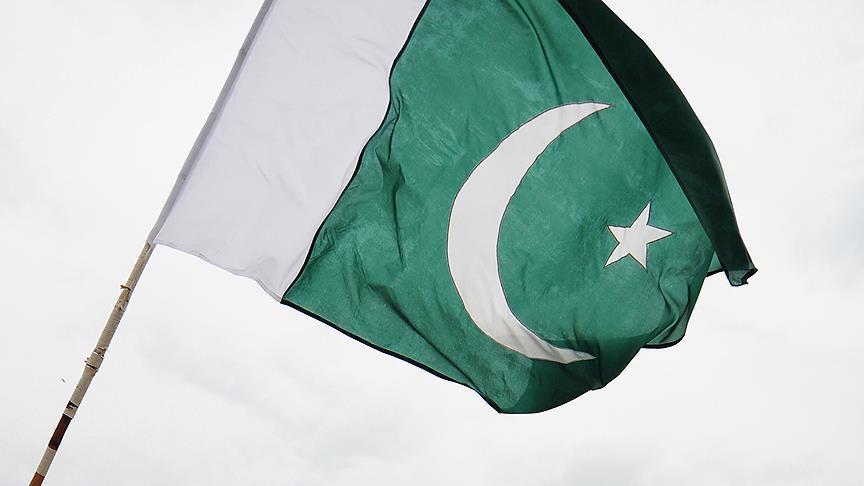 Pakistan'da cuma namazı sırasında patlama!