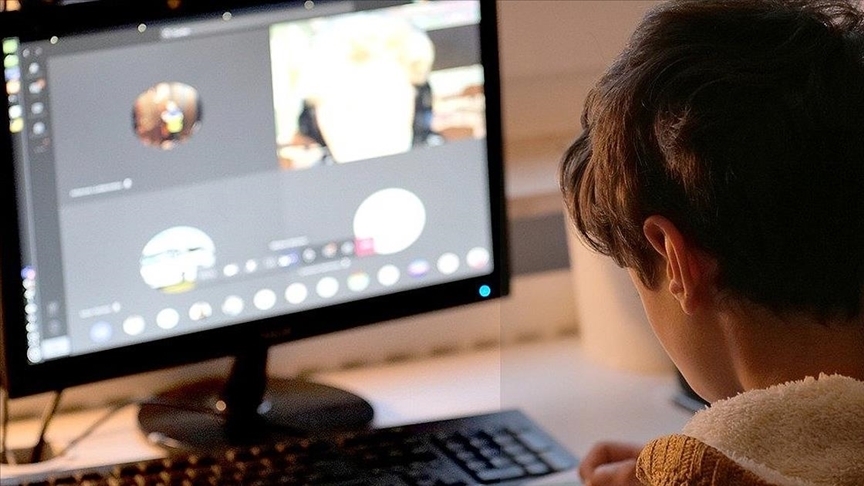 DSÖ'den sert uyarı: Sosyal medya çocuklar için tehdit, tasarım değişmeli!