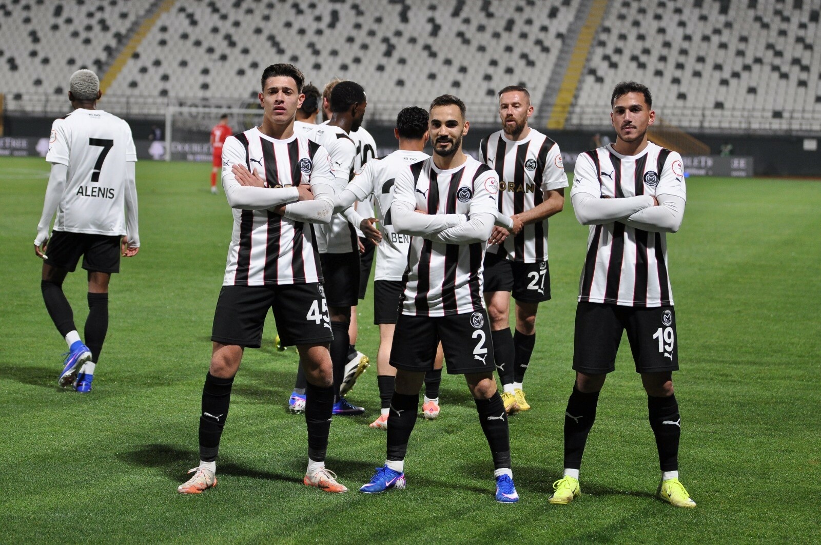 Manisaspor'da galibiyet sonrası şok haber! Teknik adamın kararı camiayı şaşkına çevirdi