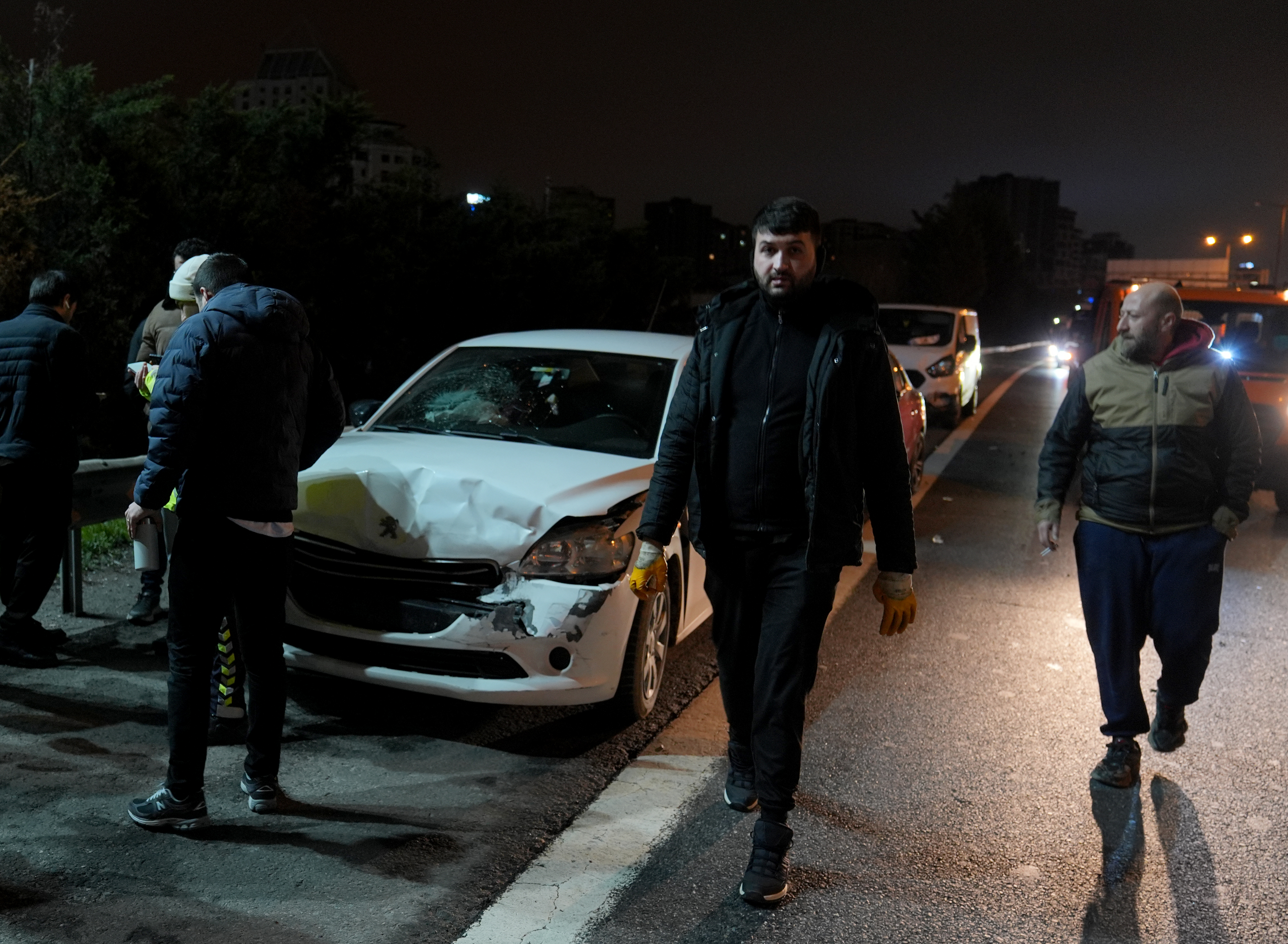 İstanbul Ümraniye'de zincirleme trafik kazası ulaşımı kilitledi