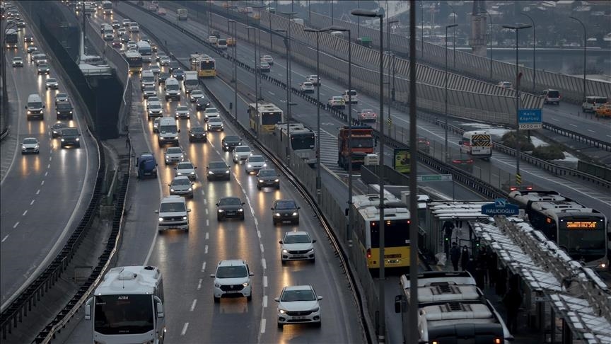 Dakikalar saat oldu: İstanbul'da sabah trafiği alarm veriyor, Anadolu Yakası kilit!