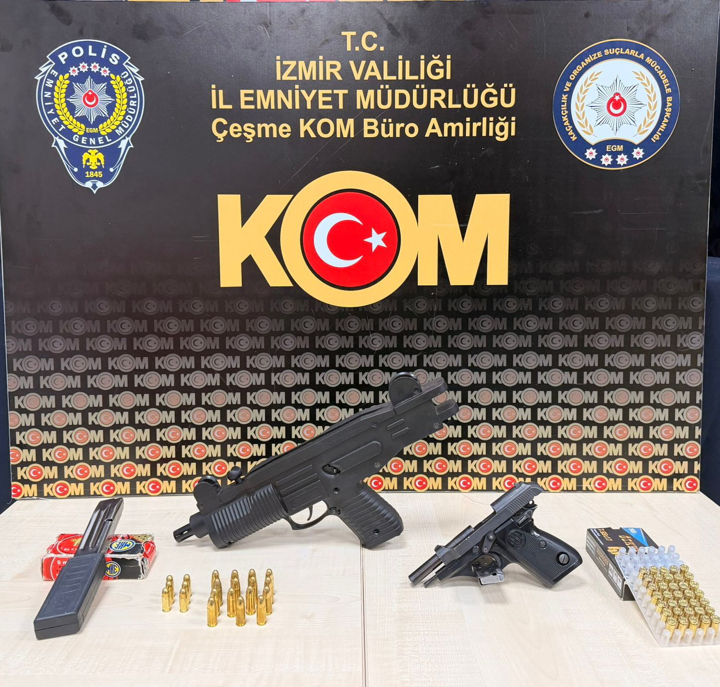 İzmir'de 14 yıl kesinleşmiş hapis cezasıyla aranan suç örgütü üyesi yakalandı