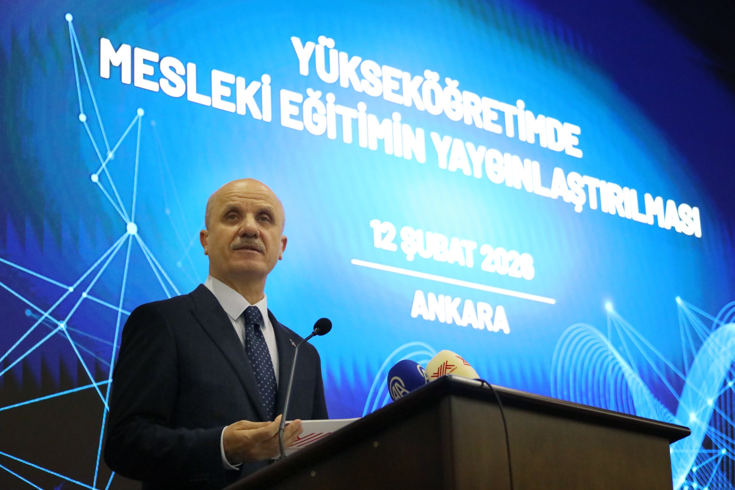  Artık 2-3 haftalık staj yetmeyecek: YÖK, uzun dönemli eğitimle geliyor!