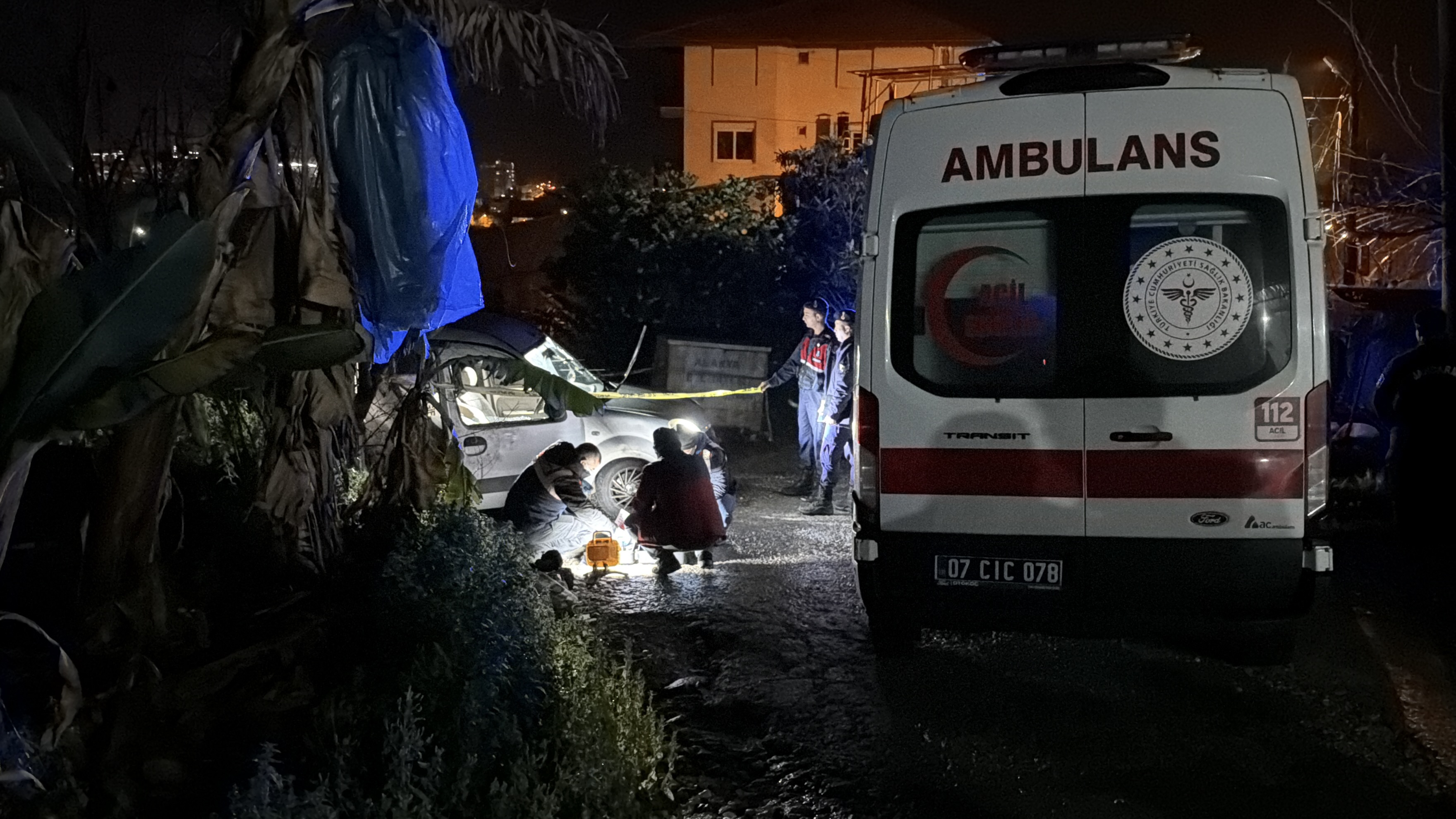 Alanya'da hafif ticari araca düzenlenen silahlı saldırıda 1 kişi öldü