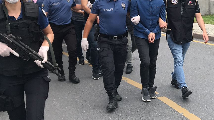Sosyal medyada 'müstehcenlik' operasyonu: 'Onlyfans'ta içerik paylaşanlara gözaltı 