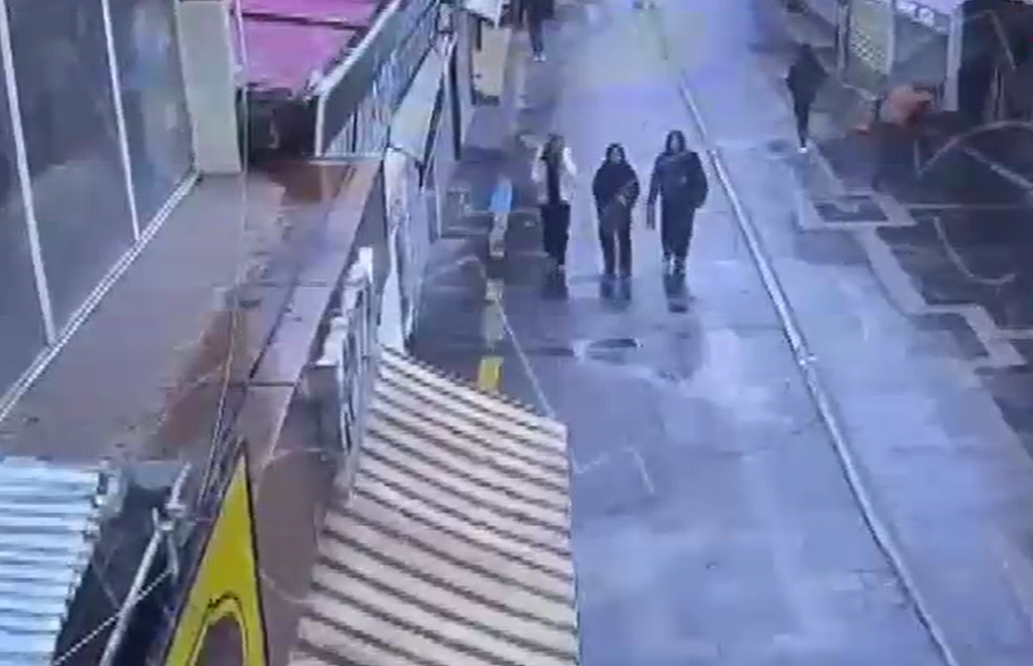 Iğdır'da 16 yaşındaki kıza sokak ortasında bıçaklı saldırı