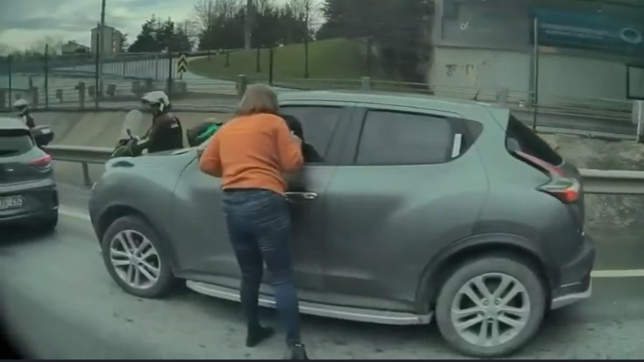 Şişli'de trafik tartışması: Camı yumrukladı, yan aynayı kırdı