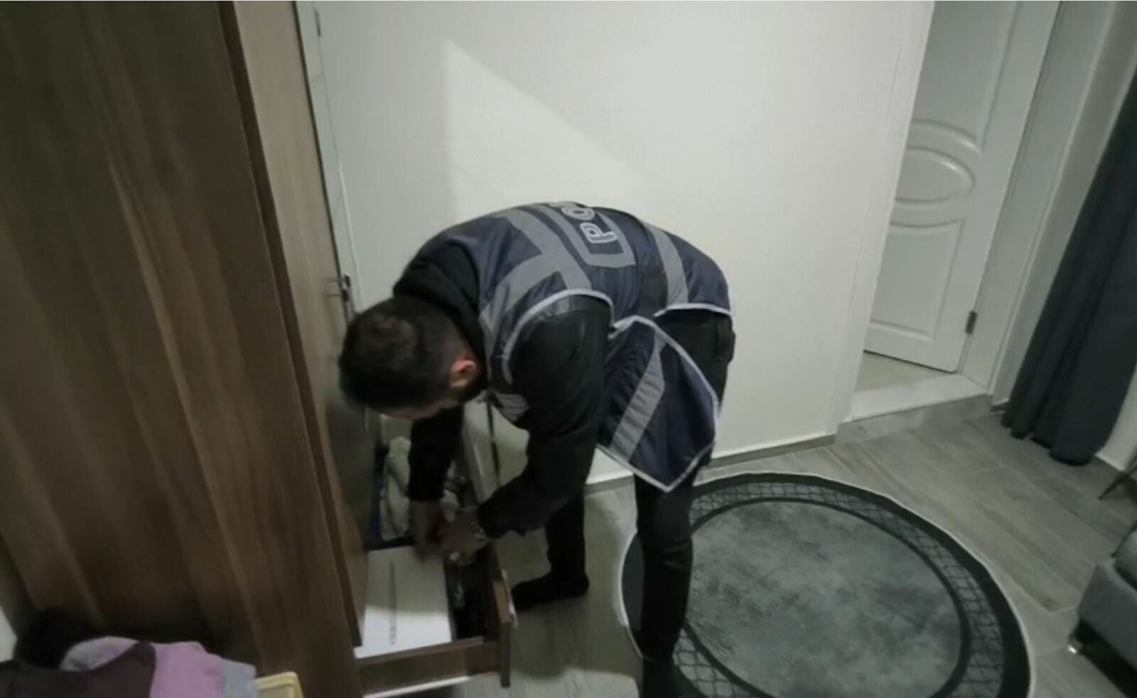 Aydın merkezli 6 ilde vize dolandırıcılığı operasyonunda 12 kişi tutuklandı