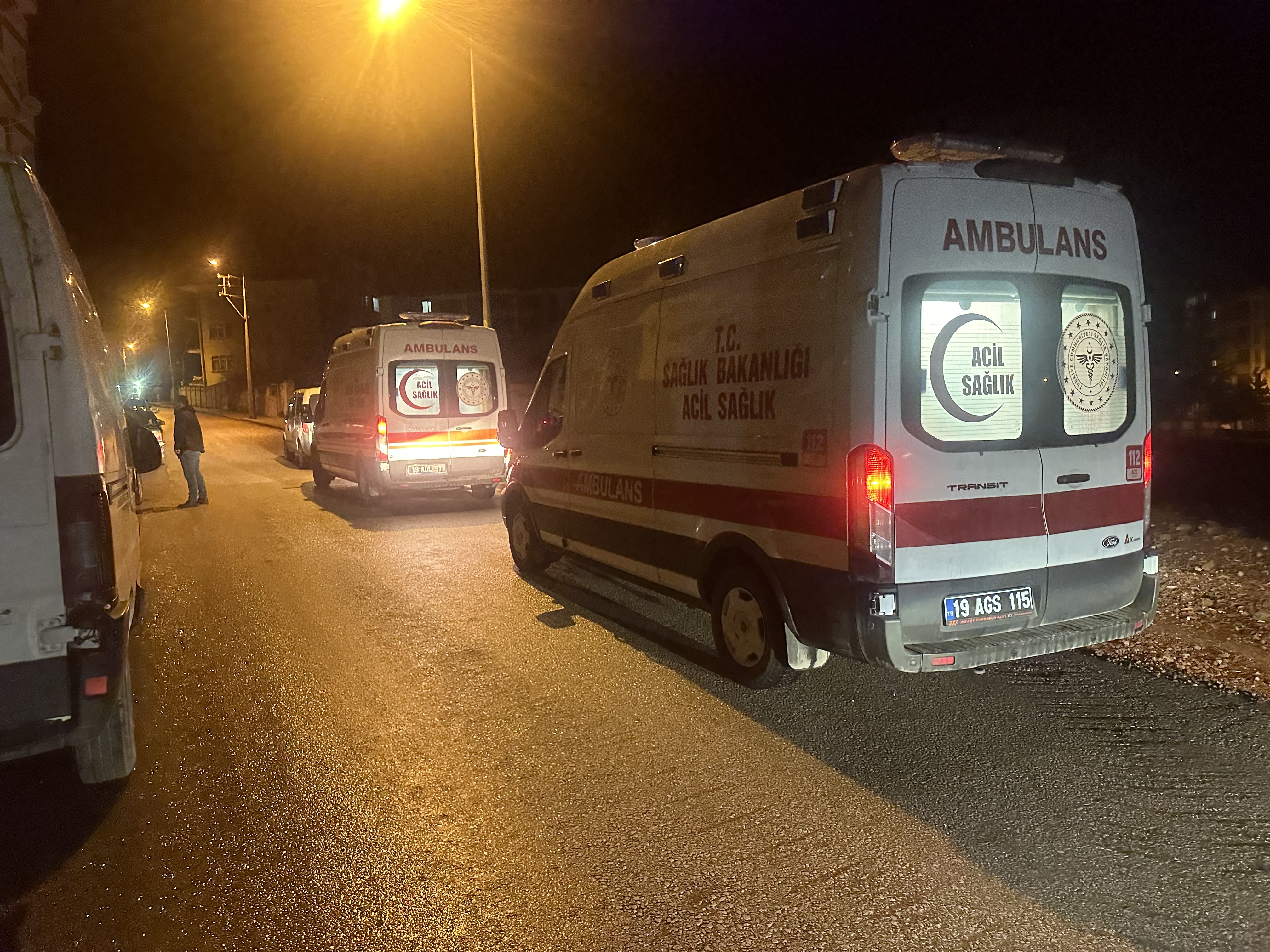 Çorum'da sobadan sızan gaz karı kocayı zehirledi