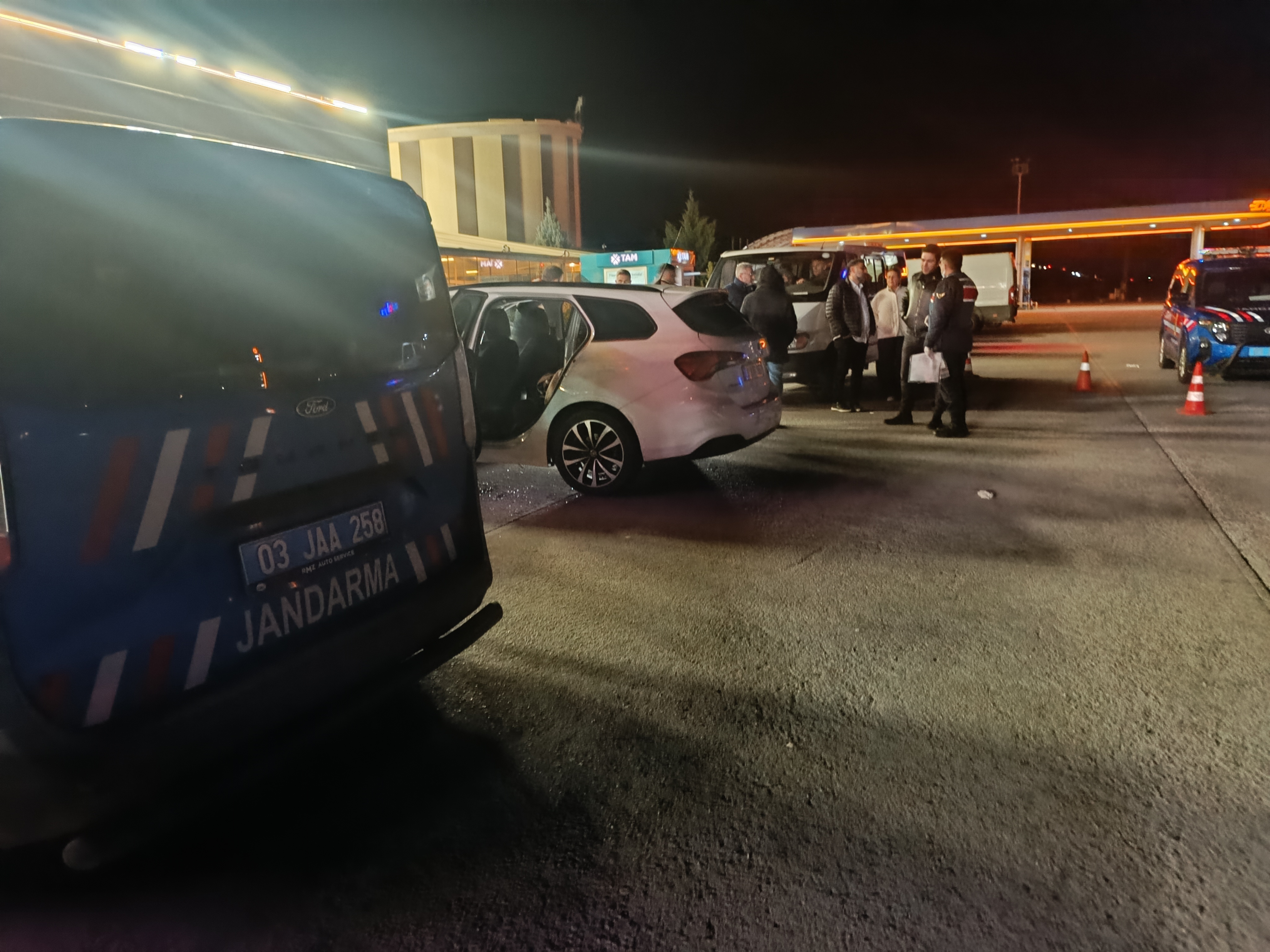Afyonkarahisar'da park halindeki araçta bir kişi ölü bulundu