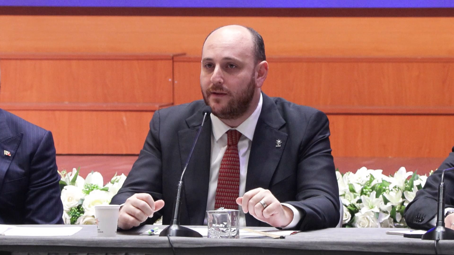 AK Parti İstanbul İl Başkanlığı'nda gündem toplantısı: 'İstanbul büyük bir yolsuzluk şebekesiyle karşı karşıya'