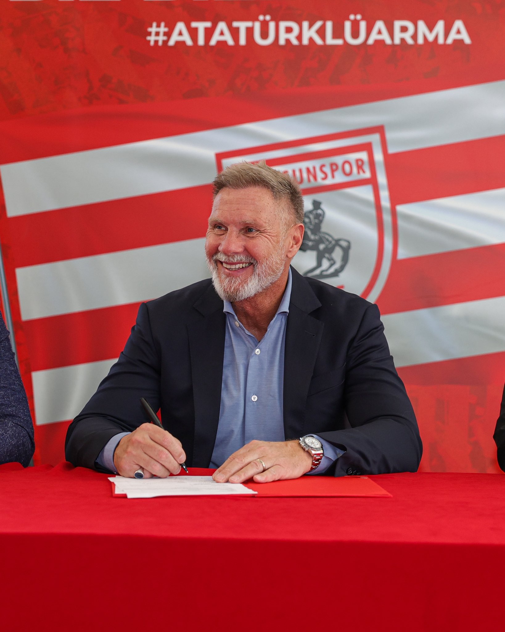Samsunspor'da yeni dönem: Thorsten Fink resmen göreve başladı