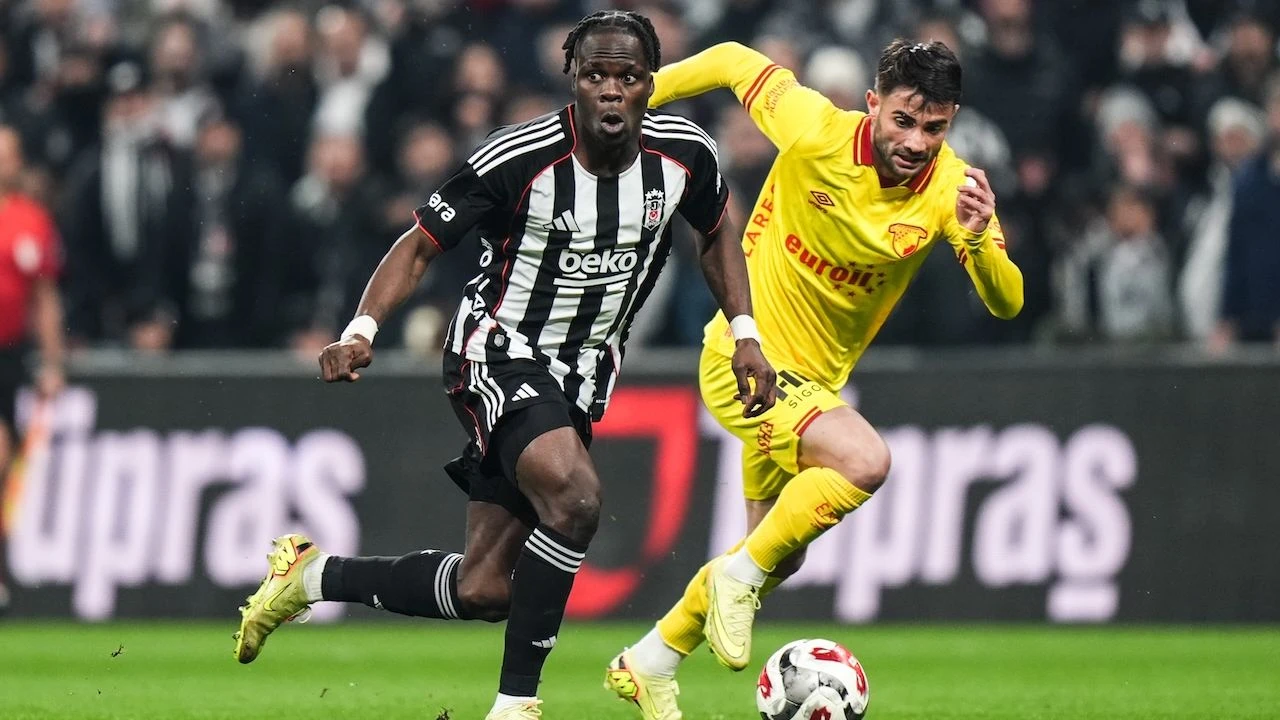 Beşiktaş Göztepe karşısında ilk yarıyı 2-0 önde tamamladı
