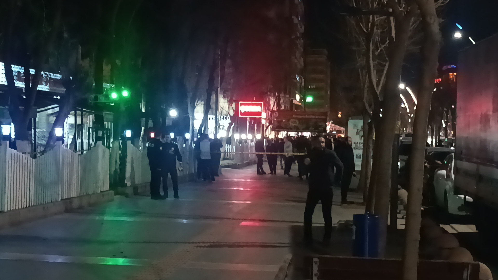 Batman'da uzun namlulu silahla çevreye rastgele ateş açtı: 2 yaralı