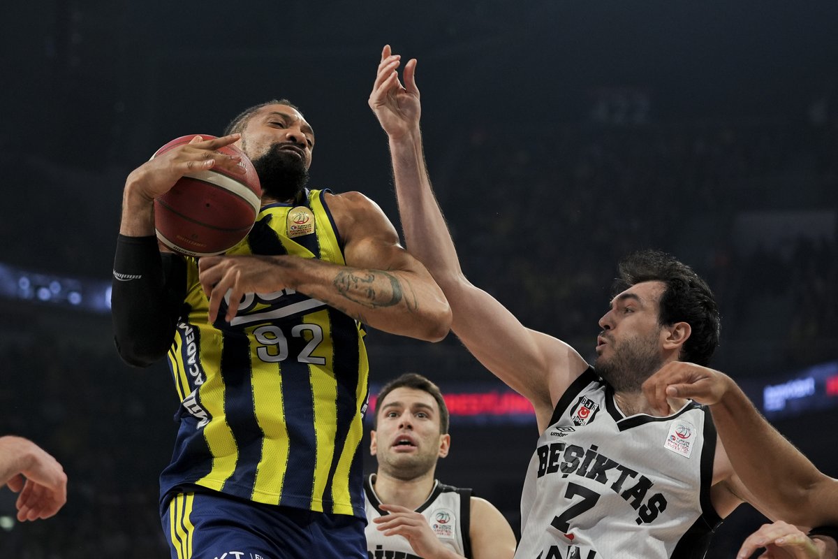 Ziraat Bankası Türkiye Kupası'nın şampiyonu Fenerbahçe Beko oldu