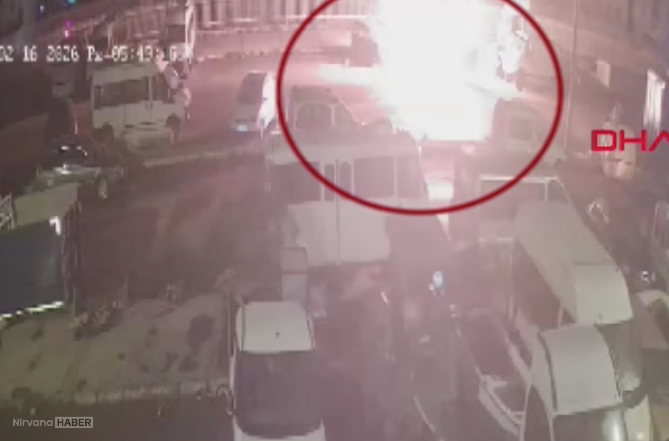 İzmir Çiğli’de hurda otobüste yangın: 1 kişi hayatını kaybetti