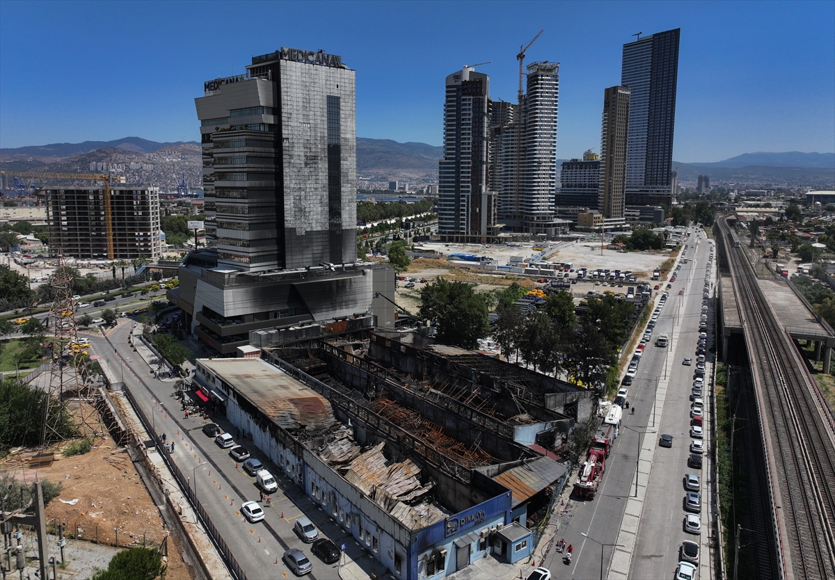İzmir'de Yangın Sonrası Hastane Yeniden Faaliyette
