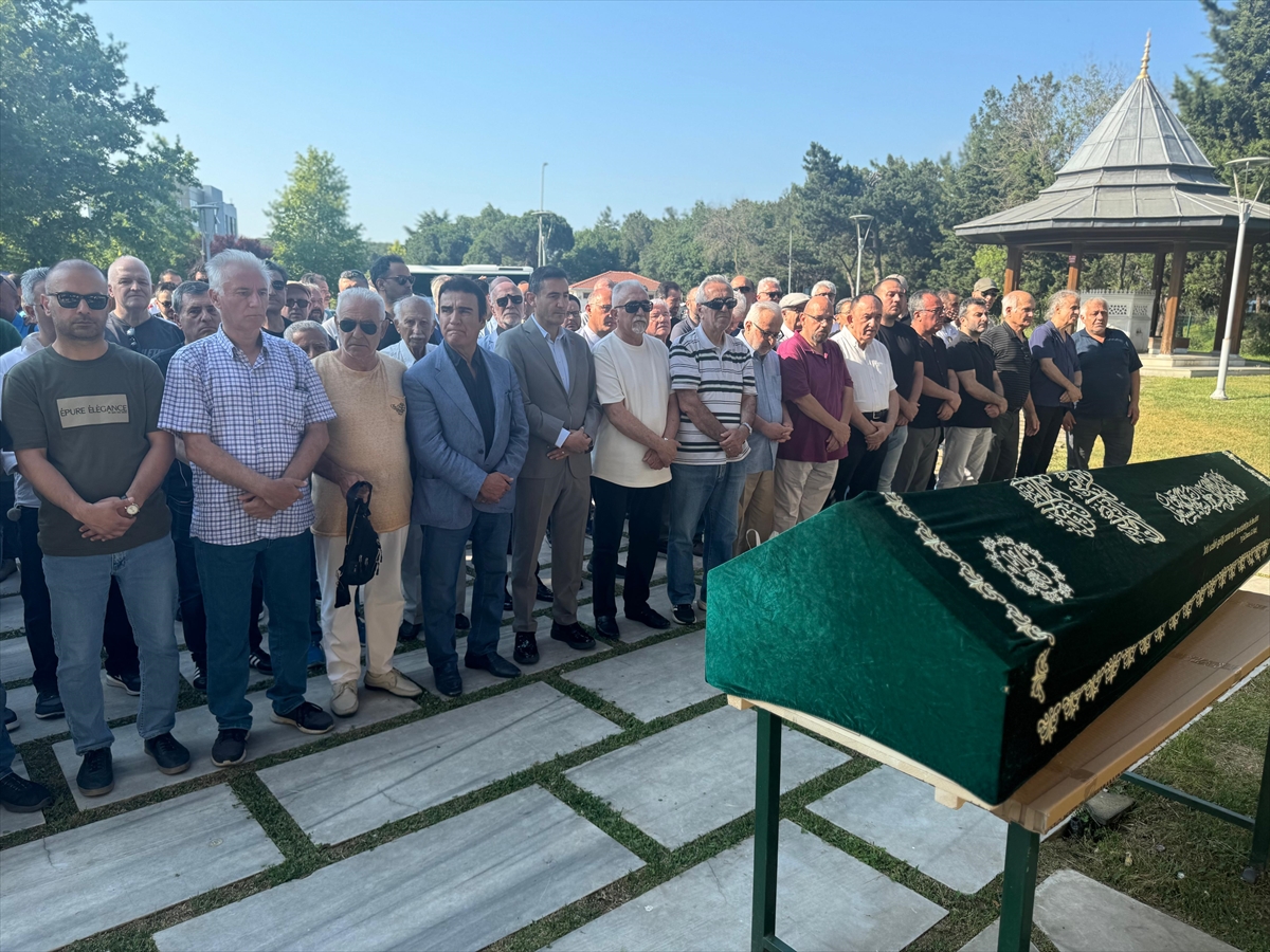 Türk Halk Müziğinin Bağlama Üstadı Mehmet Erenler Son Yolculuğuna Uğurlandı