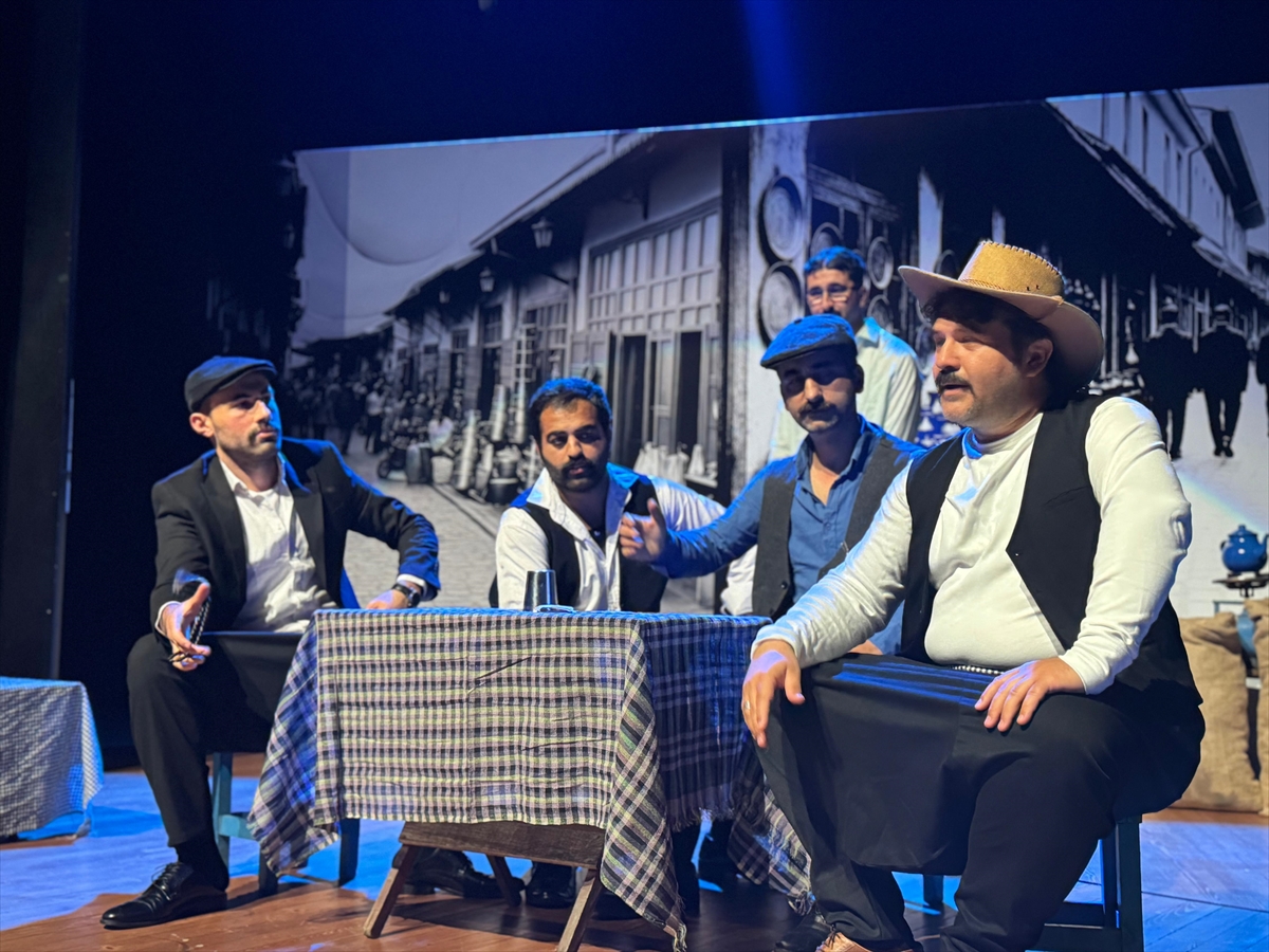 Rasim Özdenören'in "Çözülme" Adlı Eseri Yeniden Sahnede