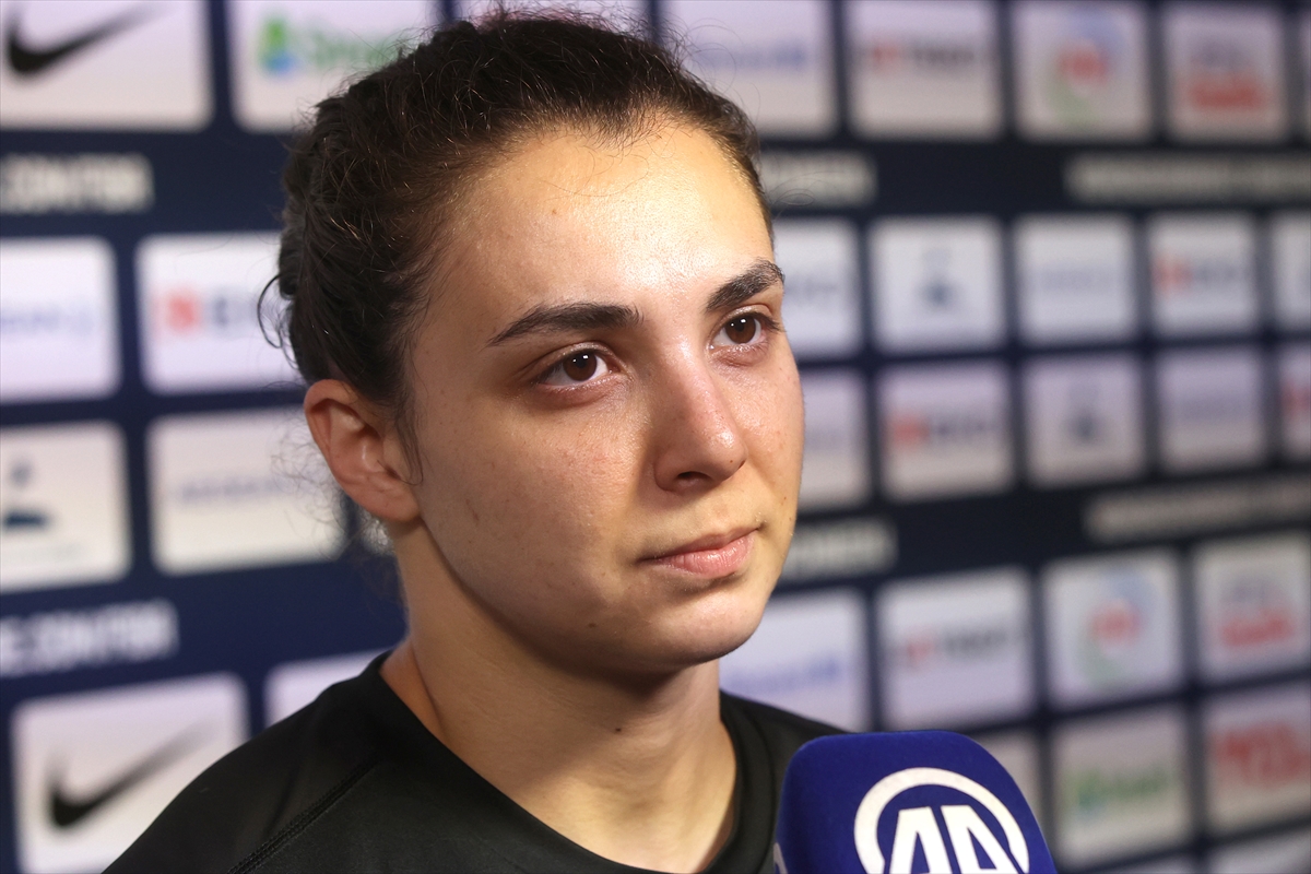 Milli Basketbolcu Esra Ural Topuz Yunanistan'da Zafere Odaklanıyor