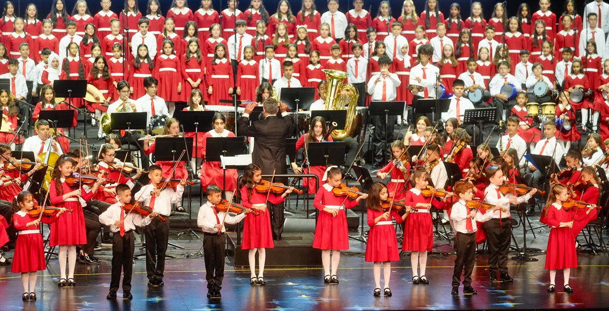 Cumhurbaşkanlığı Çocuk Orkestrası İstanbullularla Buluştu