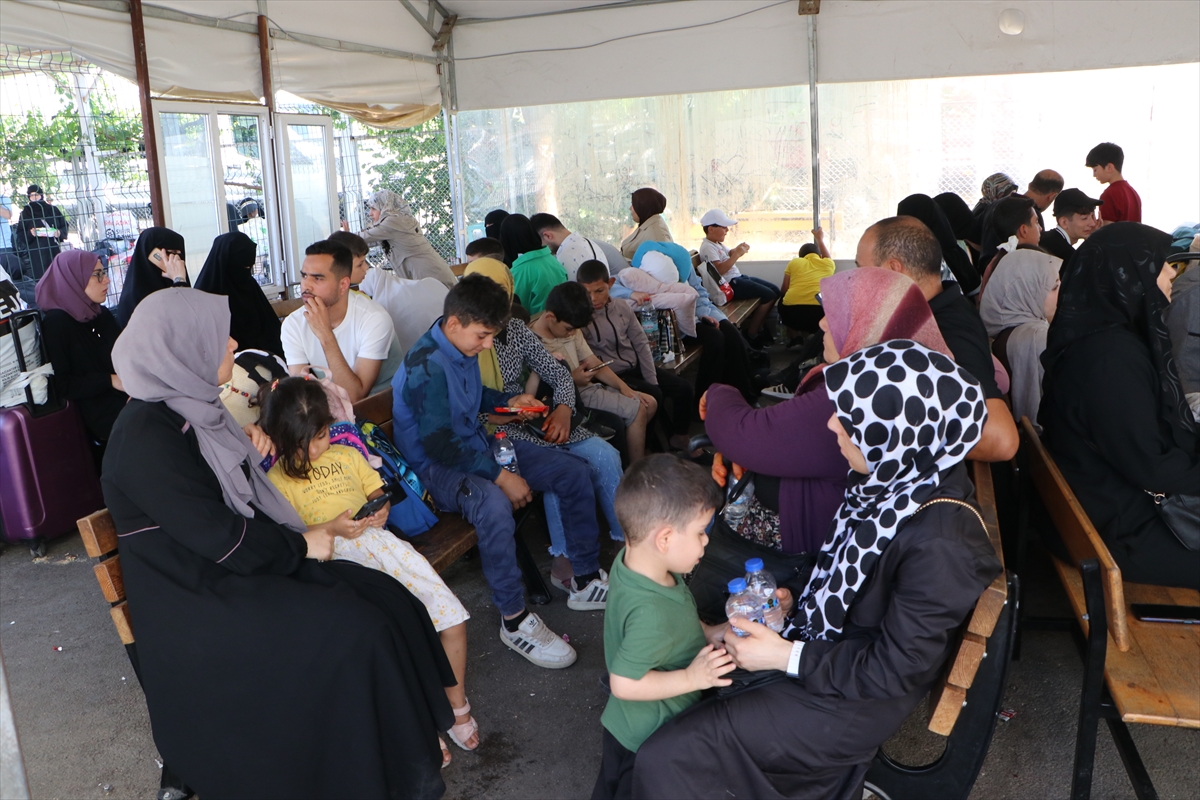 Suriyelilerin Dönüş Yolculuğu Bayramdan Önce Hareketlendi