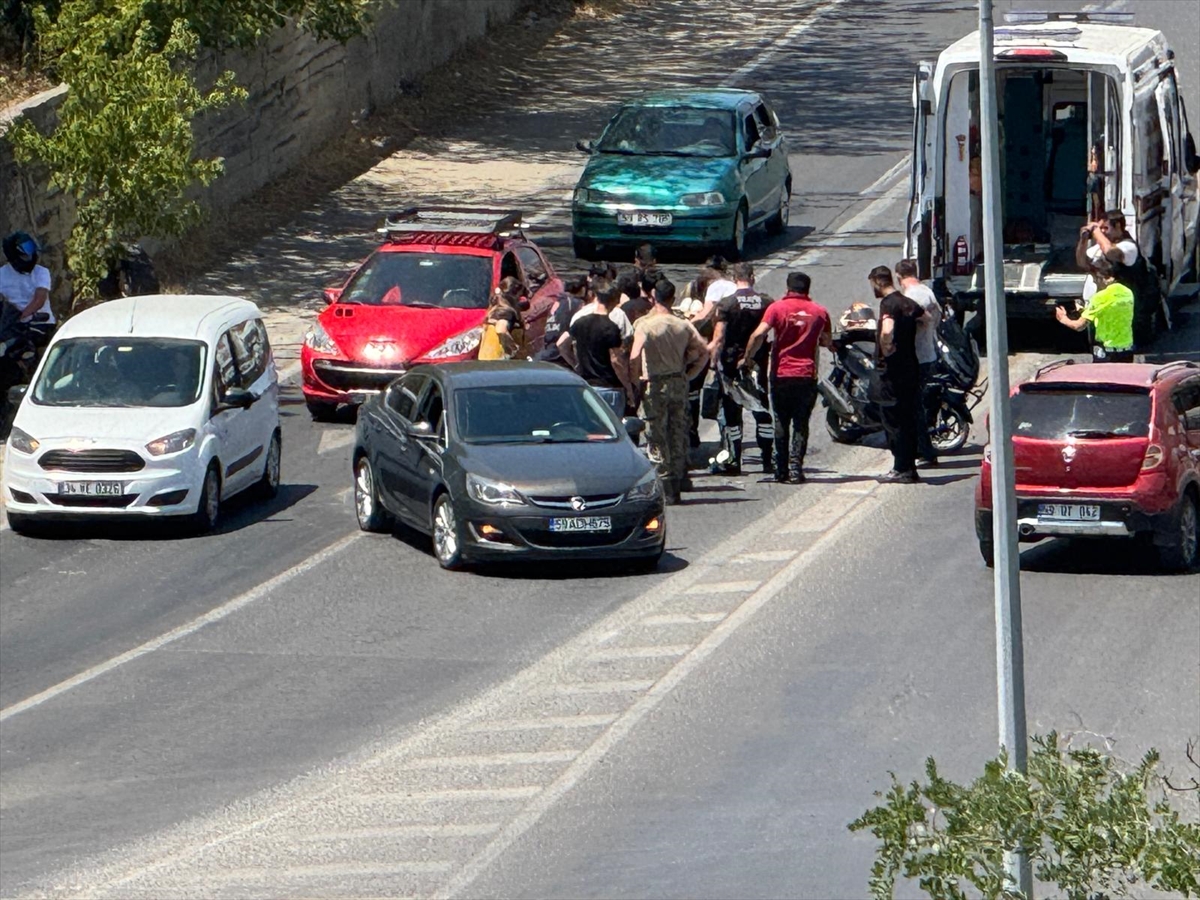 Tekirdağ Çorlu'da Korkutan Kaza Motosiklet ve Otomobil Çarpıştı