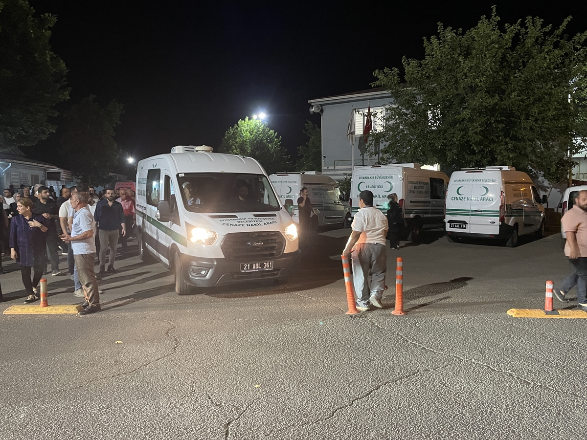 Trafik Kazasında Hayatını Kaybeden Fesih Barut Diyarbakır'da Sonsuzluğa Uğurlandı