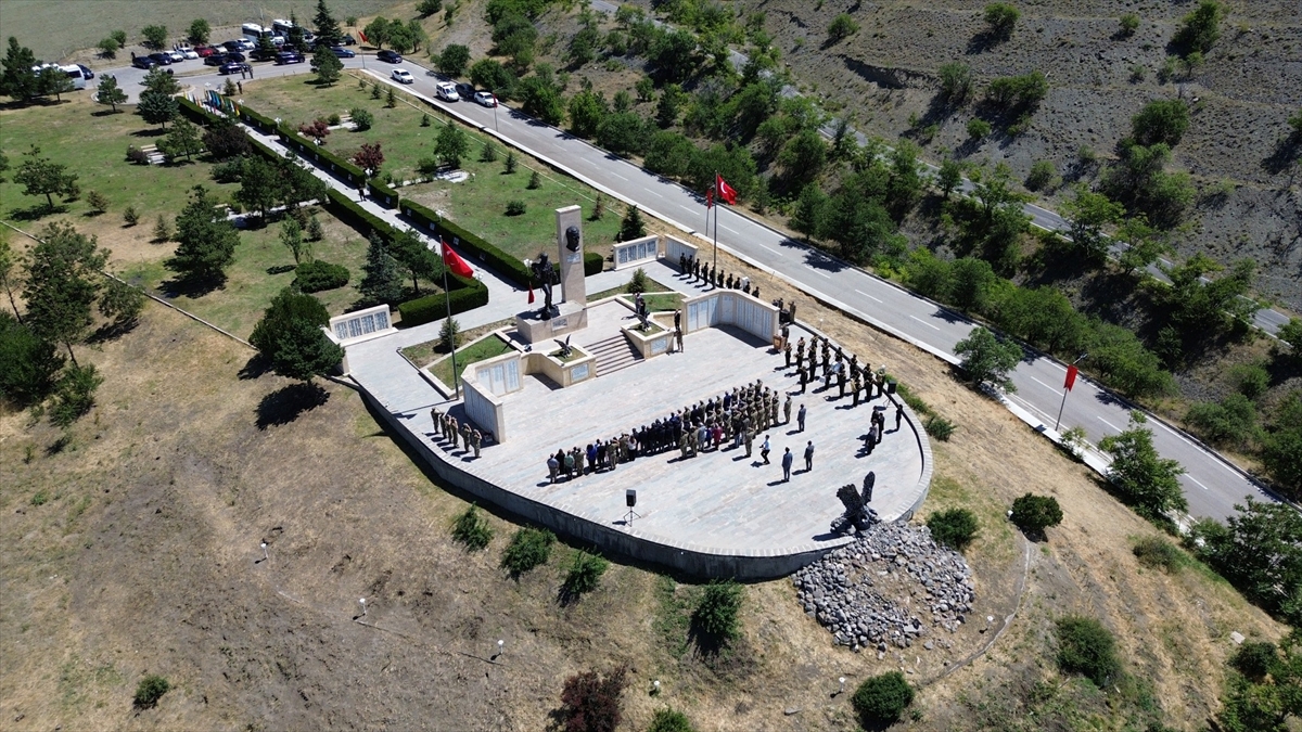 Erzincan'da Şehitlerin Anısını Yaşatan Anıtın Restore Edilmiş Hali Açıldı