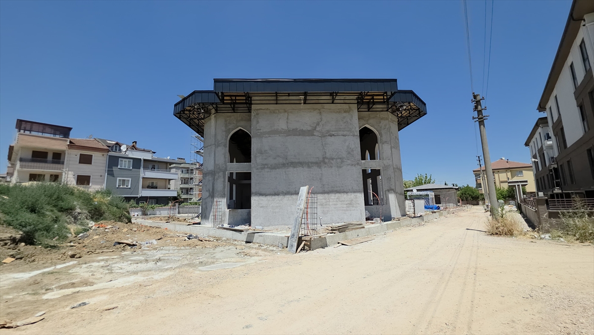 Bursa'da İnşaat İşçisi Çatıdan Düştü Ağır Yaralandı