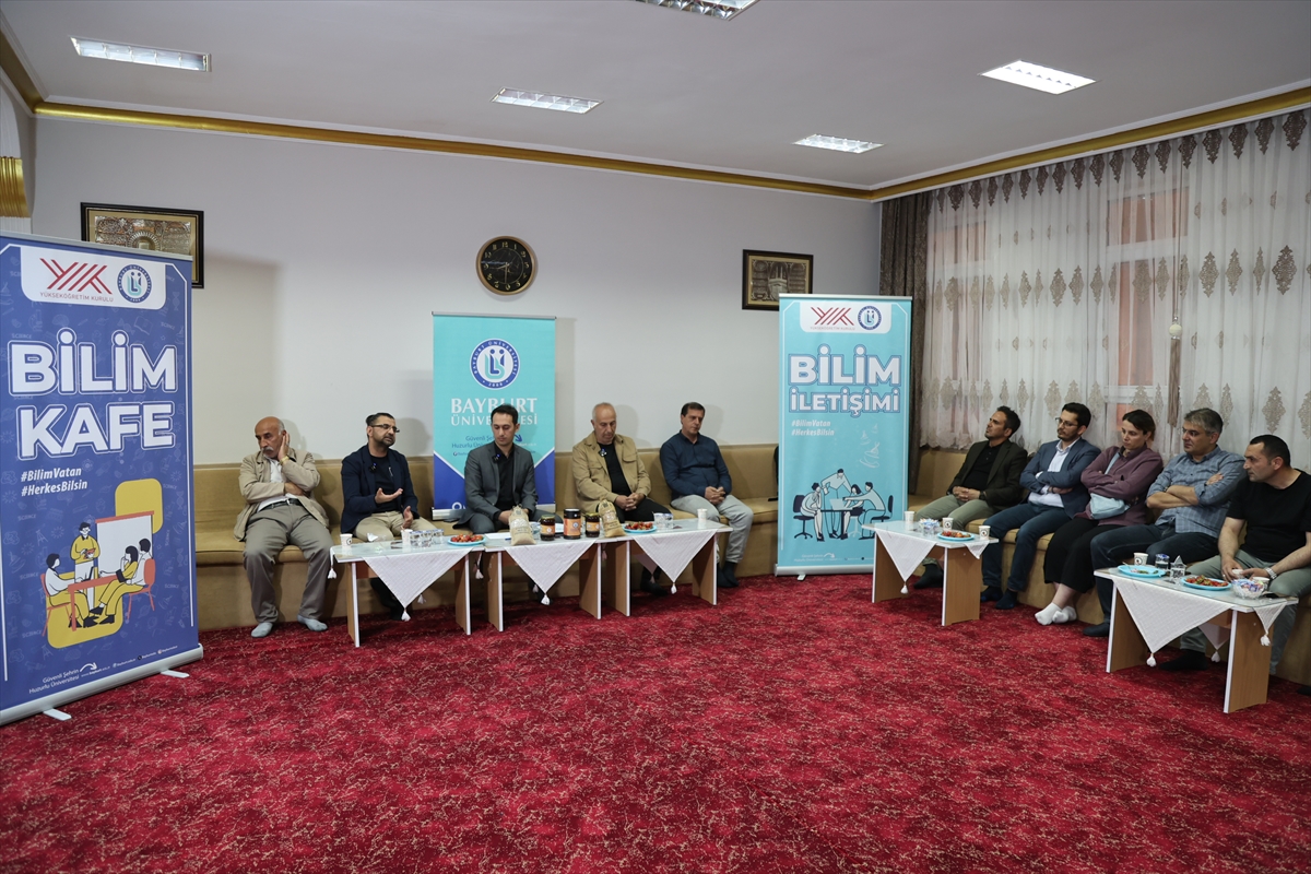 Bayburt'ta Bilim Kafede Modern Arıcılık ve Dijital Bağımlılık Ele Alındı