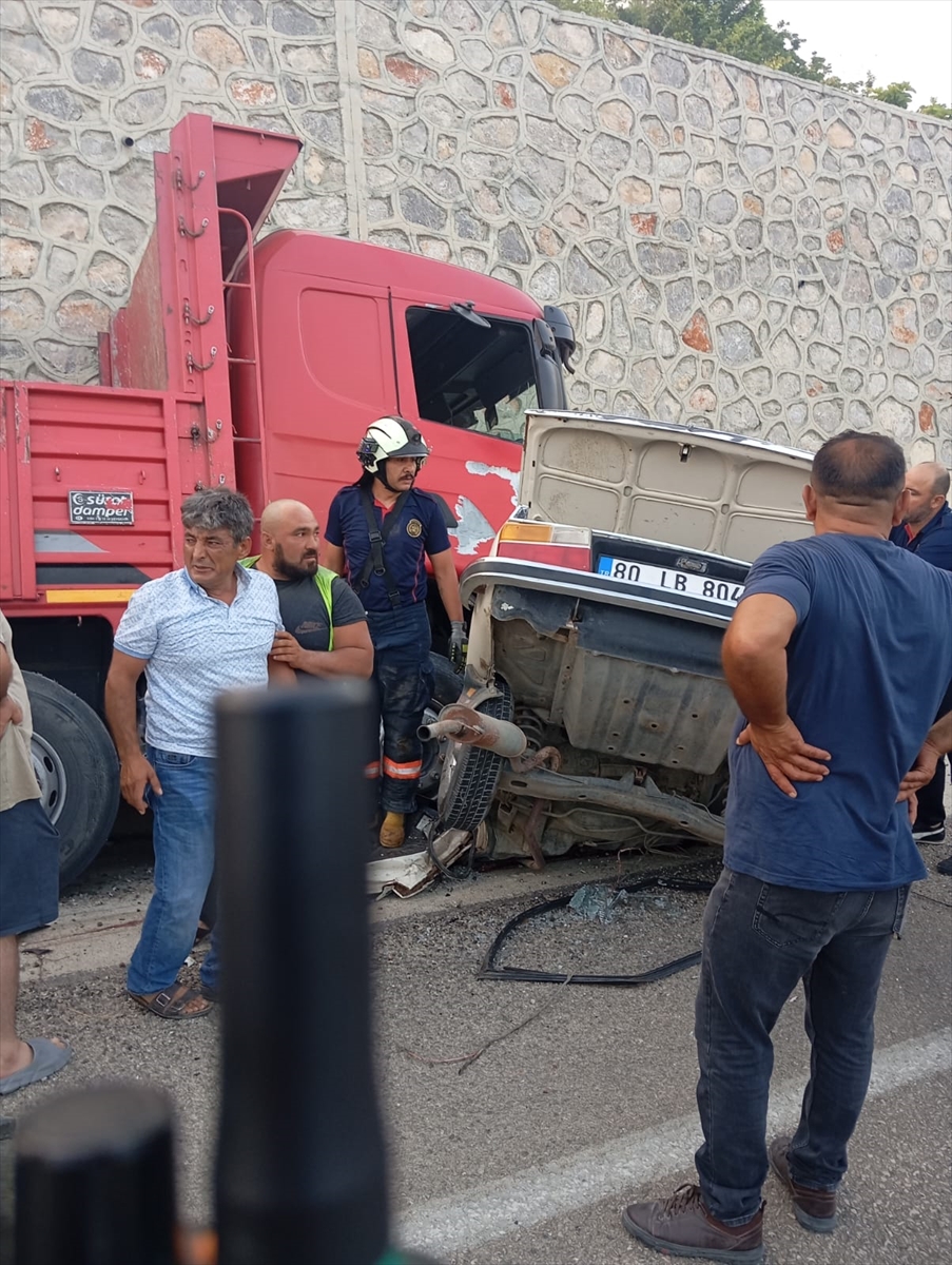 Osmaniye'de Trafik Kazası Can Aldı: Kamyon ve Otomobil Çarpıştı