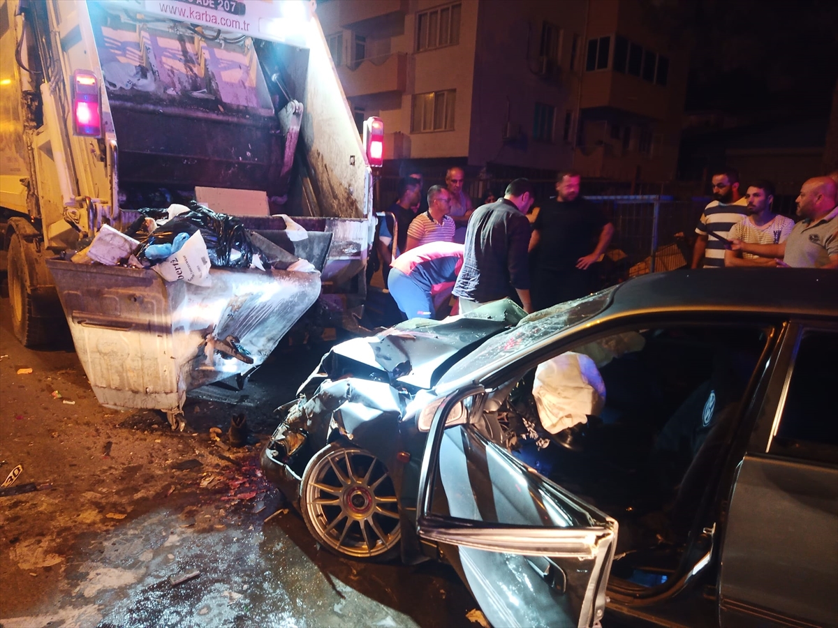 Mersin'de Korkunç Kaza: Otomobil Çöp Kamyonuna Çarptı, 1 Kişi Hayatını Kaybetti