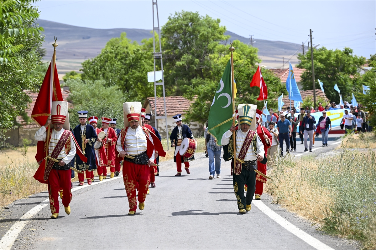 Kürşad Zorlu'dan Kırım Tatar Milli Bayrak Günü'nde Vurgulu Mesajlar