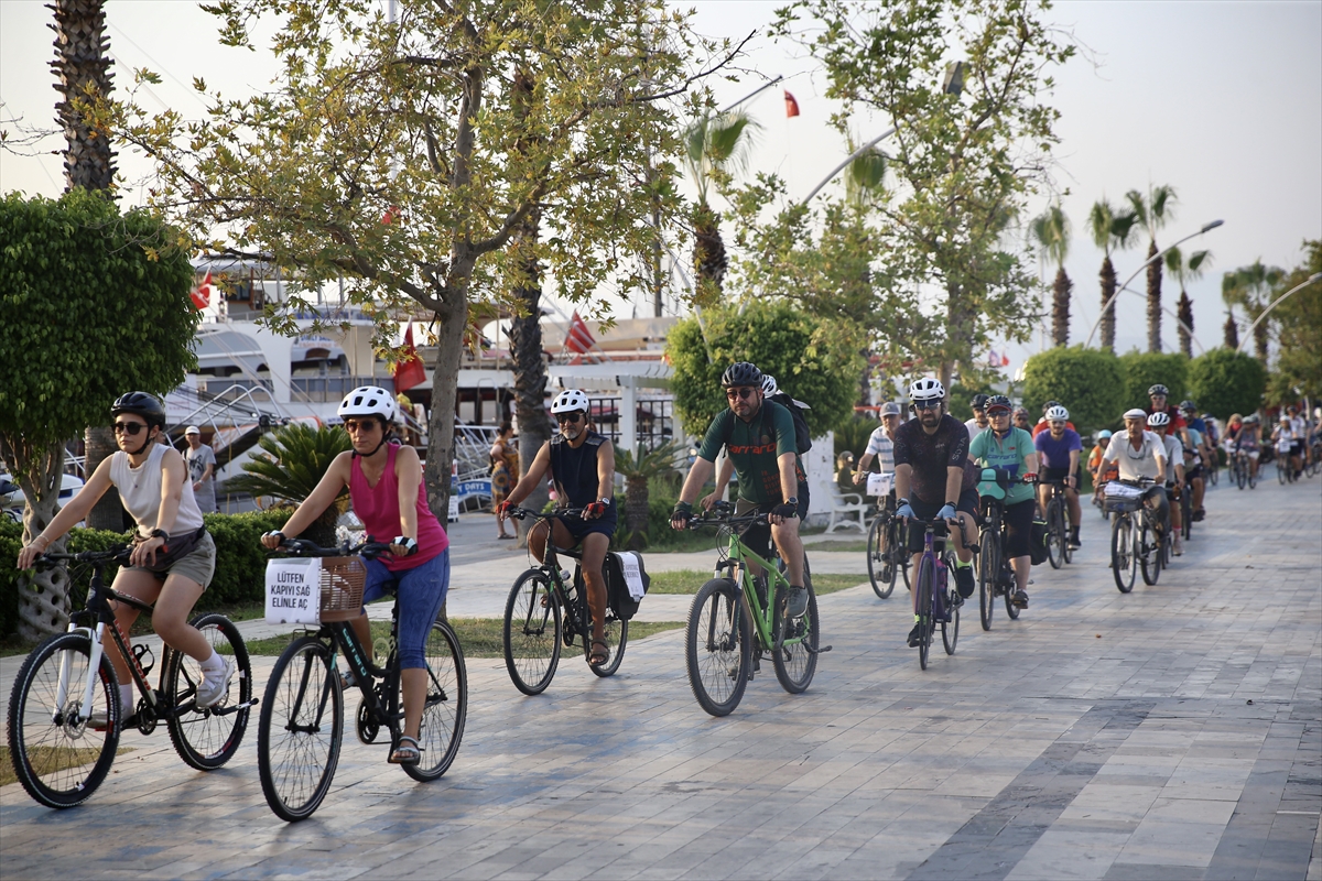 Fethiye'de Bisiklet Kazalarına Karşı Sessiz Sürüş Etkinliği Düzenlendi