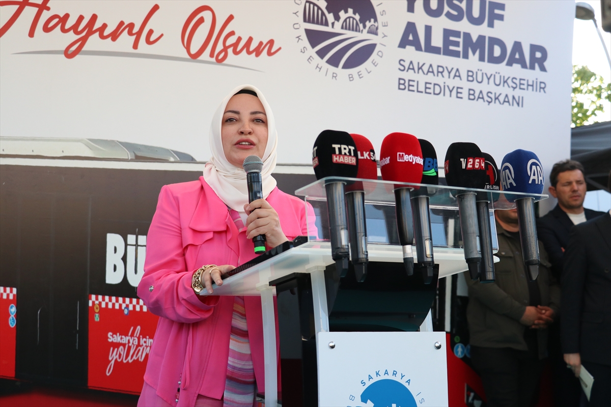 Sakarya'da İlk Metrobüs Hattı Hizmete Girdi