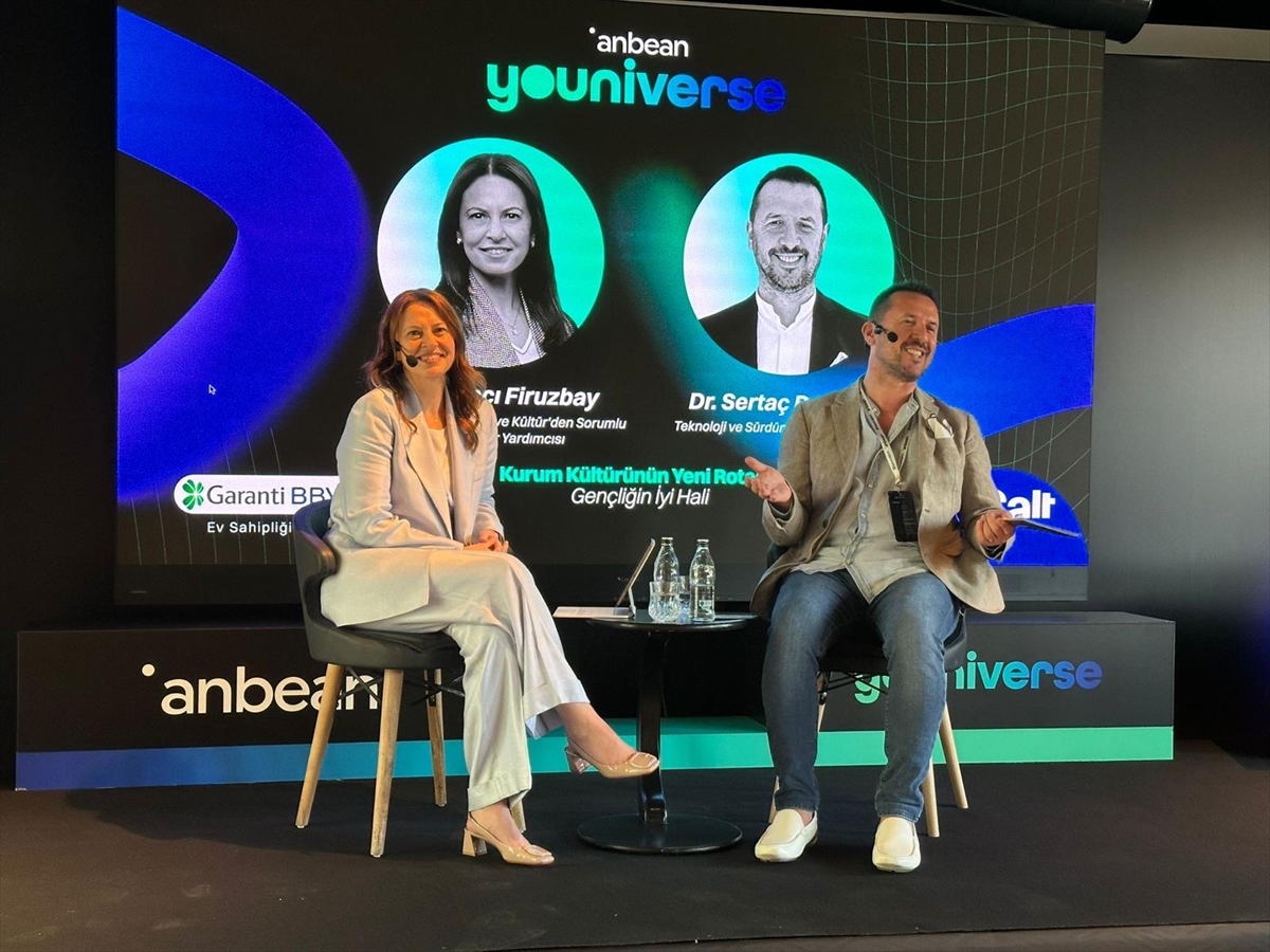 Garanti BBVA'nın Düzenlediği 'Youniverse' Etkinliği Gençliğe Işık Tuttu