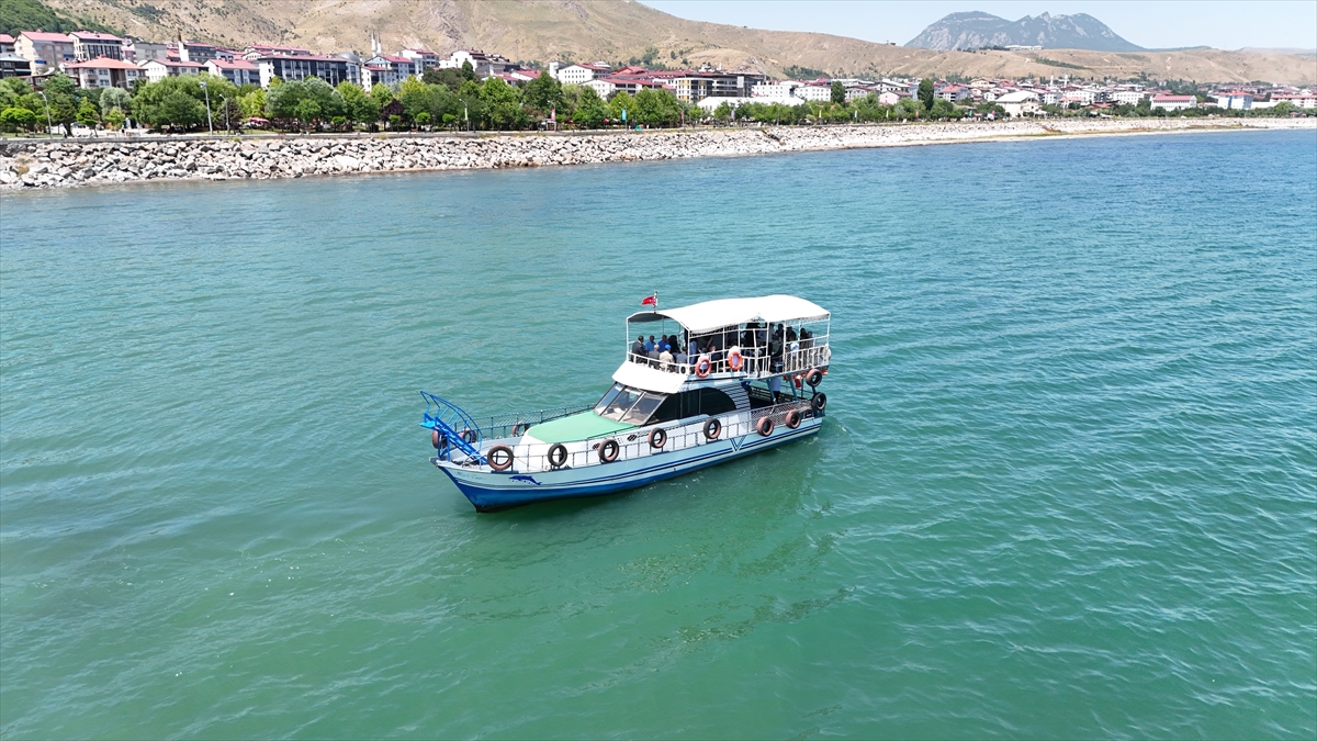 Tatvan'da Denizcilik ve Kabotaj Bayramı Coşkuyla Kutlandı