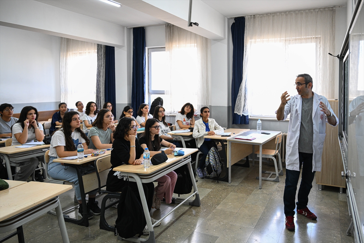 MEB'in Yaz Okullarıyla Eğitimde Yeni Fırsatlar