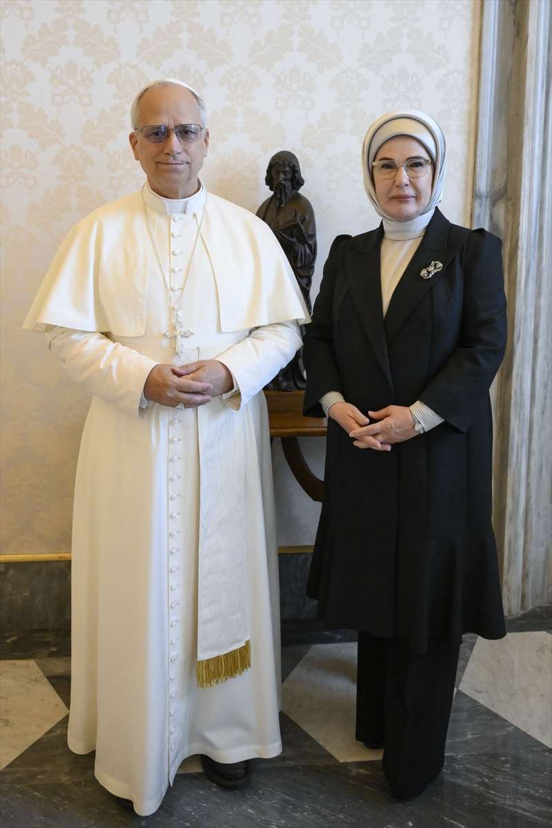 Emine Erdoğan ve Papa 14. Leo Barış ve Sürdürülebilirlik İçin Buluştu