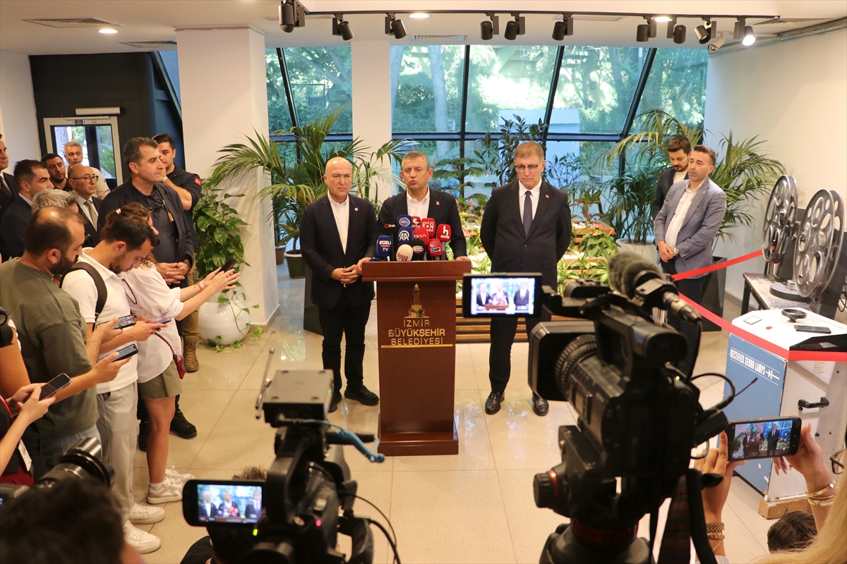 CHP Liderinden İzmir Büyükşehir Belediyesine Kritik Ziyaret