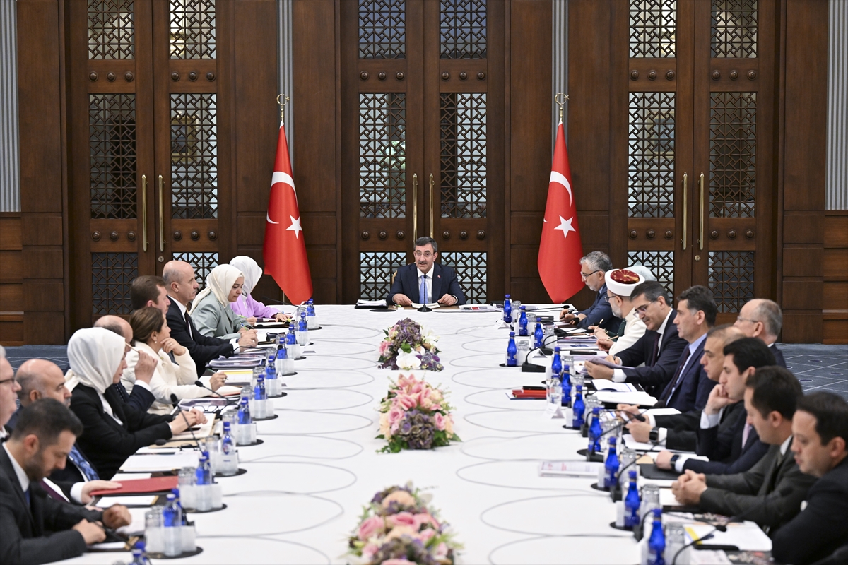 Nüfus Politikaları Zirvesinde Türkiye'nin Demografik Geleceği Ele Alındı